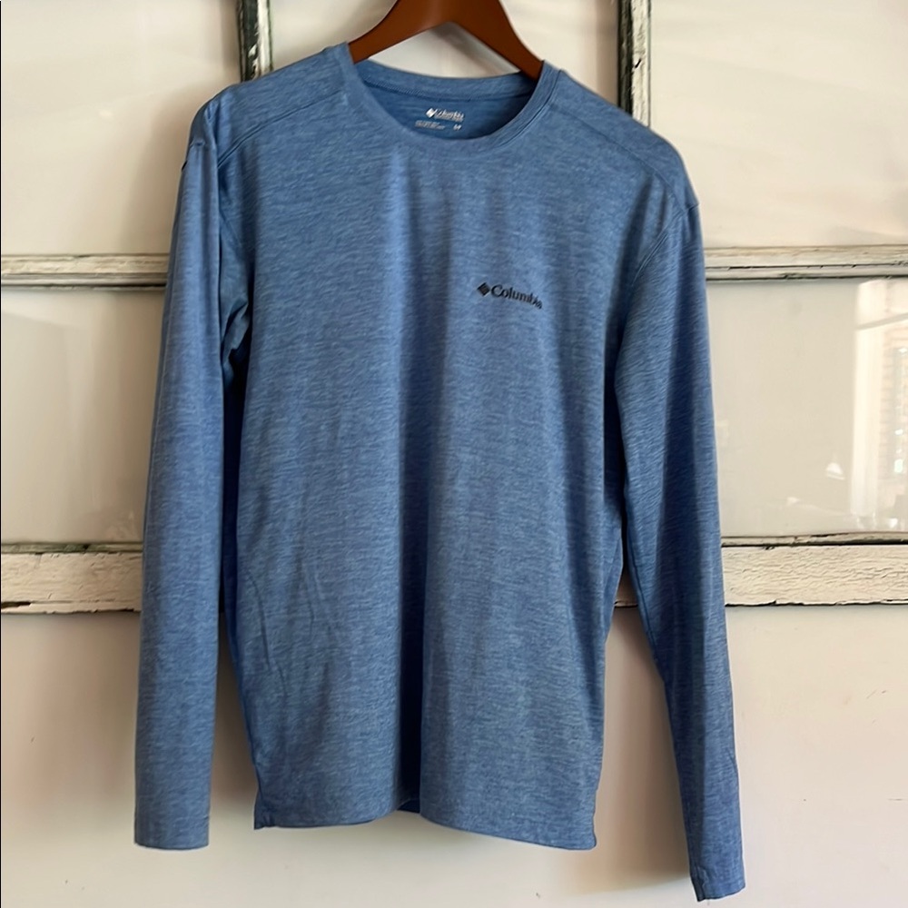 Columbia Blue Long Sleeve Tee for Outdoor Comfort